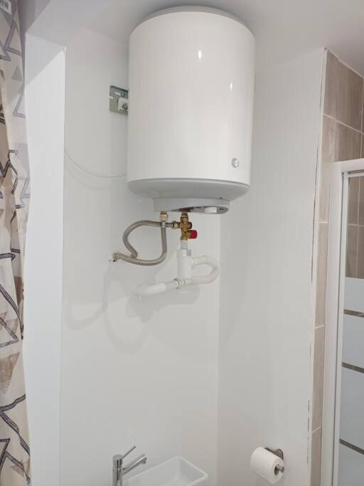 Studio Renove D'Exception Aux Portes De Paris ! Pierrefitte-sur-Seine Luaran gambar